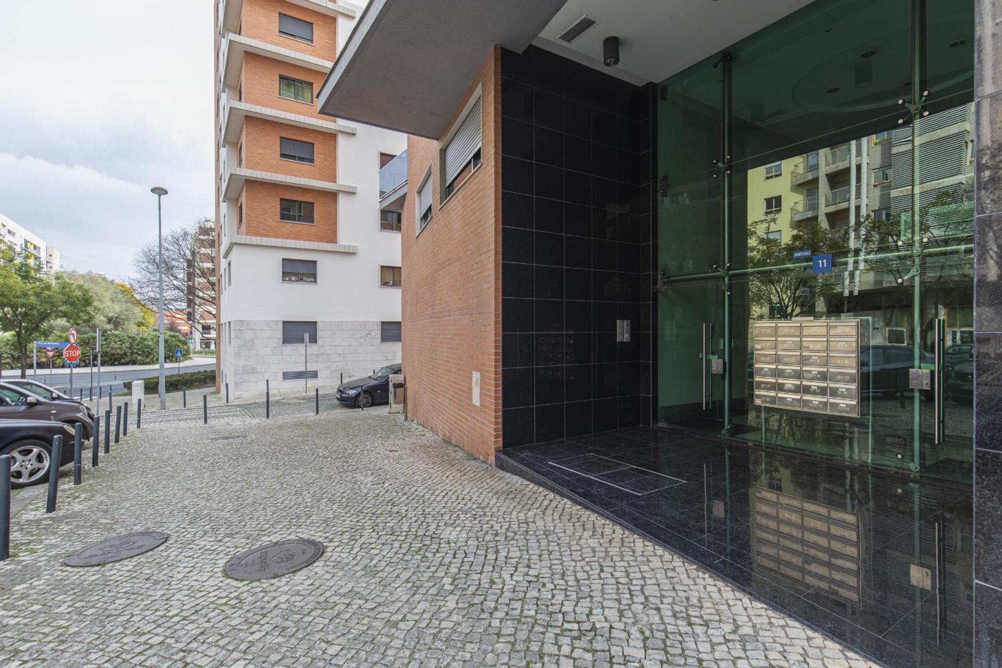 2 Bedroom Large Apartment By Innkeeper Lisboa Екстериор снимка